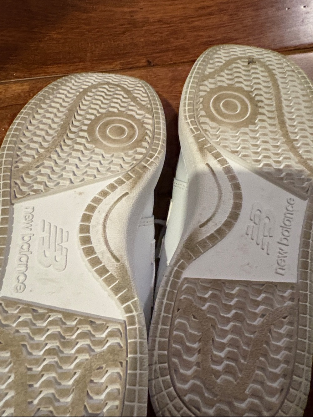 New Balance White Women's Sneakers Size 9 OR Men’s Size 7.5 - Picture 4 of 4
